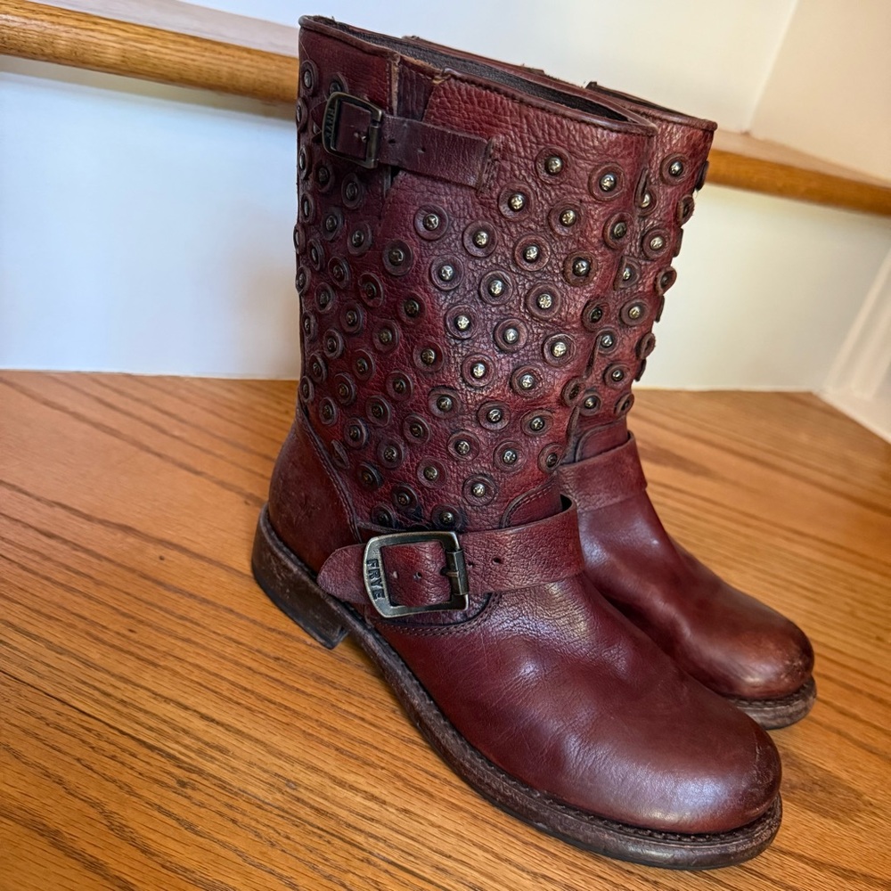 Frye Jenna Disc Distressed Studded Brown Moto Ankle Combat Leather Boots Size 6